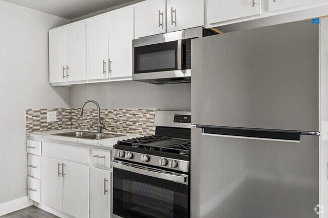 1 dormitorio, 1 baño - 500 pies cuadrados - Cocina - 4028 W. 137th Street