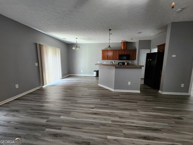 Building Photo - 5752 Olivia Ln