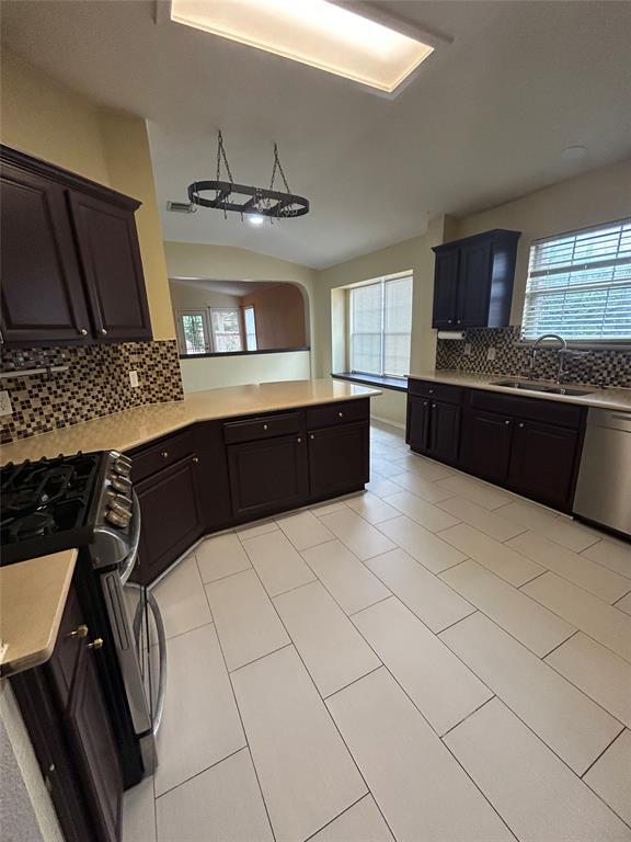 Foto del edificio - 16916 Brayton Park Dr