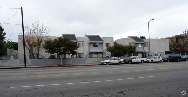 Building Photo - Nordhoff Apartments