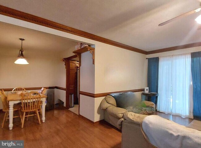 Foto del edificio - 311 Yorktown Blvd