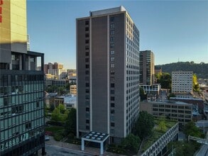 Building Photo - 112 Washington Pl