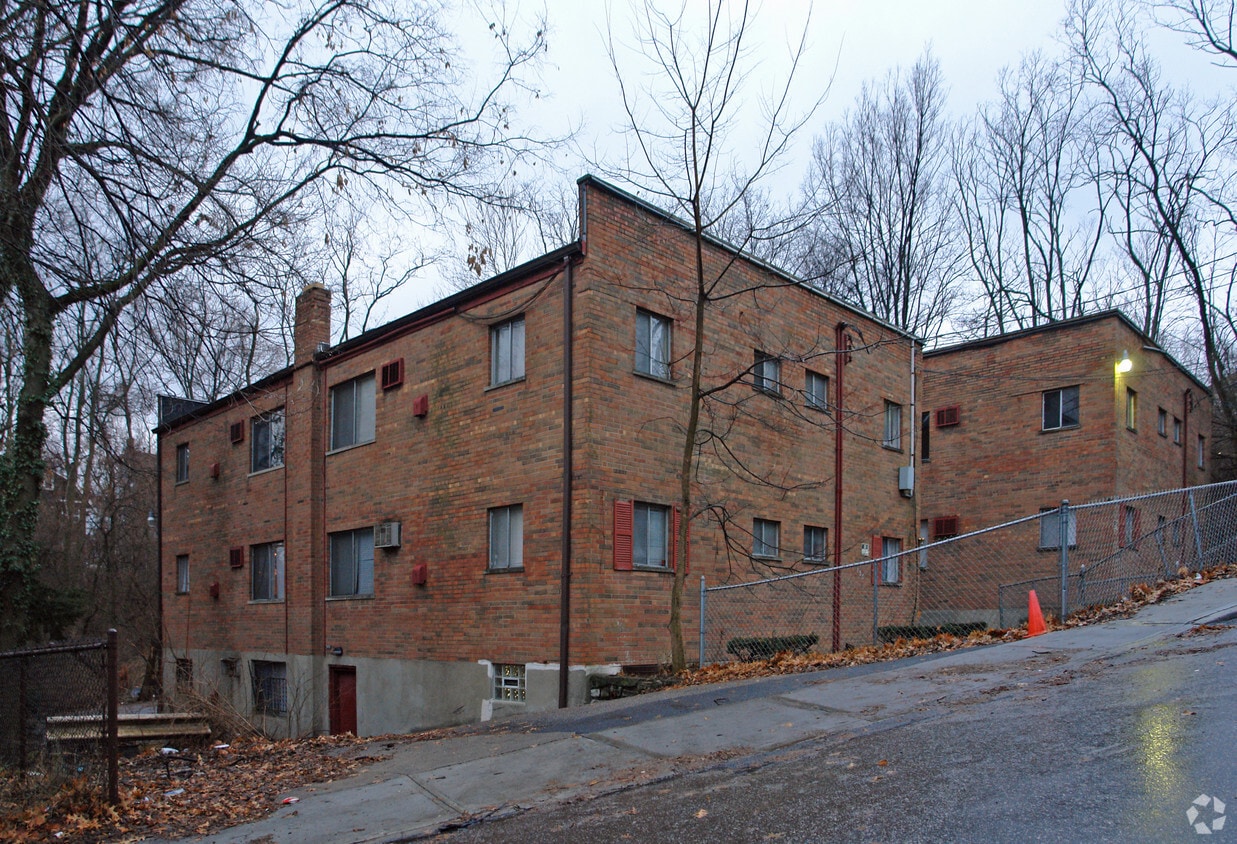Primary Photo - 131-135 Kinsey Ave
