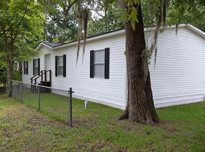 Building Photo - 1036 Green Acres Cir N