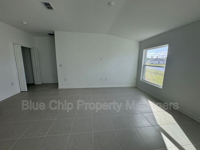 Building Photo - 2295 Green Valley St