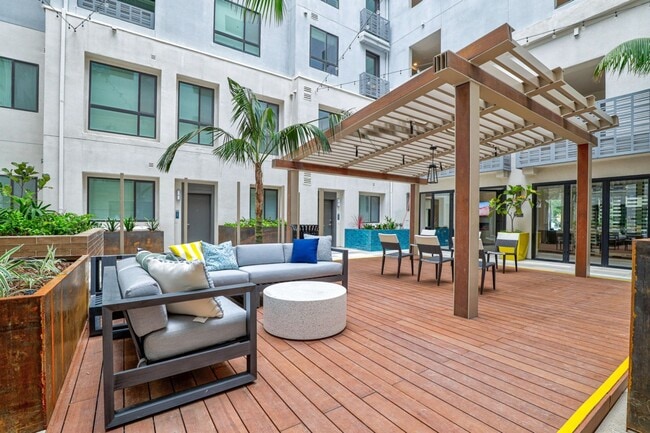 MARK Riverside - MARK Riverside Apartments