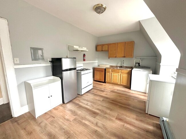 Building Photo - 32 Fabyan Pl
