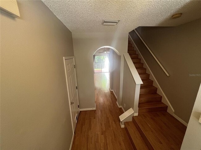 Building Photo - 676 Vallance Way NE