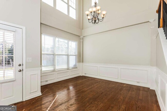 Building Photo - 5521 Village Trace