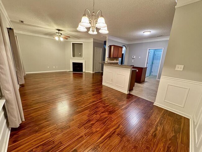 Foto del edificio - 322 Clover Brook Dr