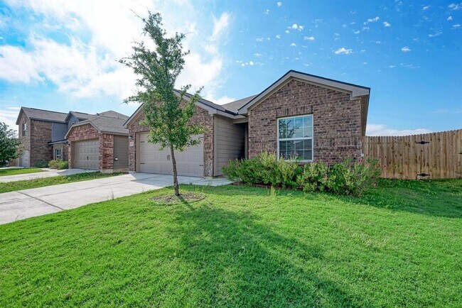 Foto del edificio - 132 Maywood Ln