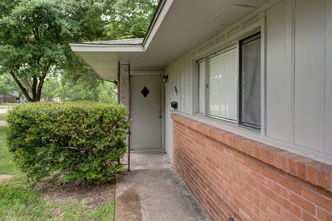 Foto del edificio - 903 Stanfield Cir