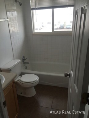 Foto del edificio - 920 Bishop Ct