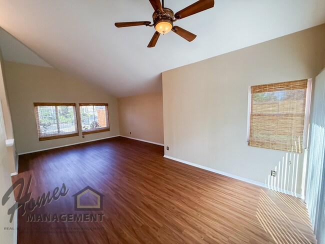 Foto del edificio - Homes Management - Escondido Home