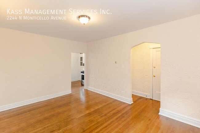 Building Photo - Prime Logan Square 2 bedroom with New Kitc...