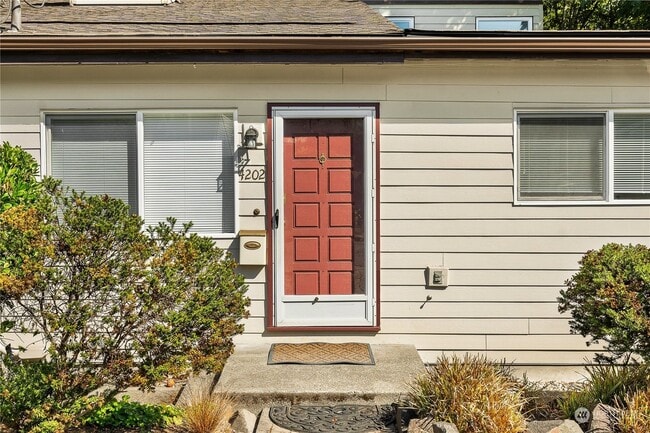 Photo - 4202 28th Ave SW House