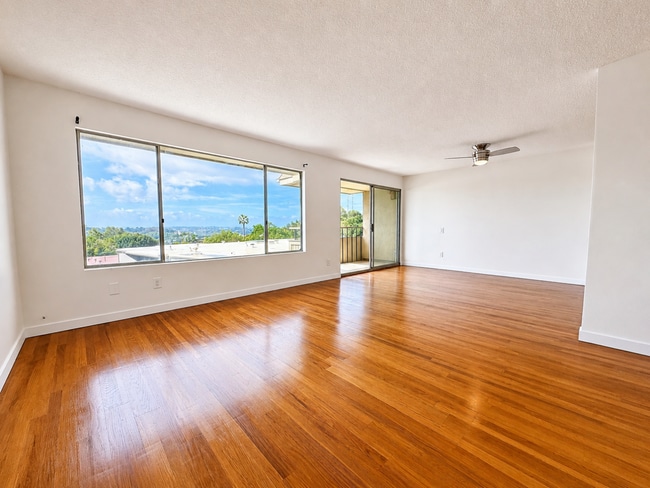 Building Photo - 6337 Caminito Andreta