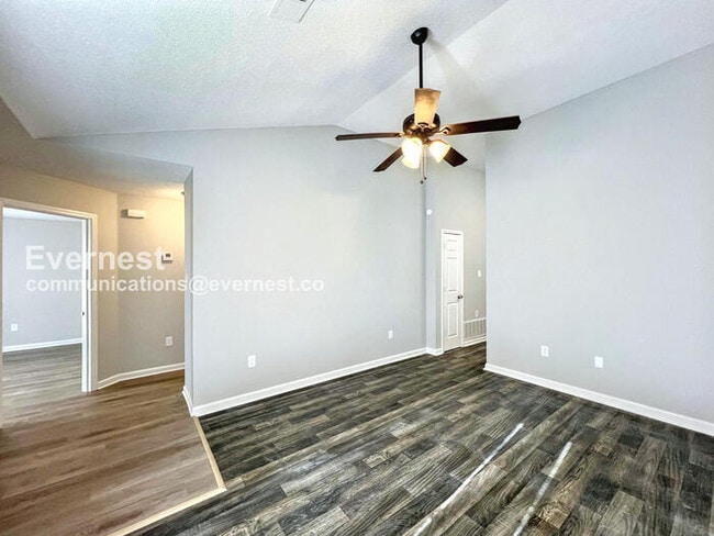 Foto del edificio - 5637 Kaitlyn Dr W