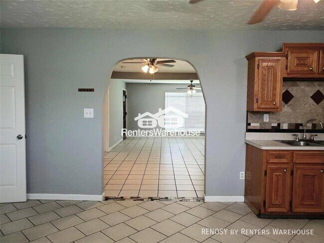 Building Photo - 3020 Sagebrush Dr