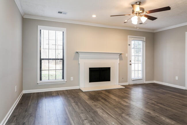 Foto del edificio - 943 Pine Ridge Dr