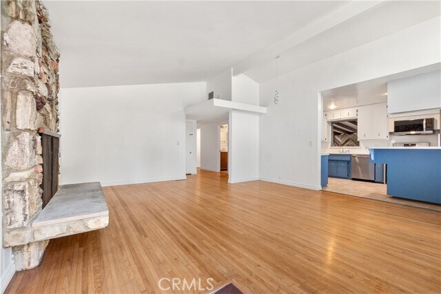 Foto del edificio - 25046 Feijoa Ave