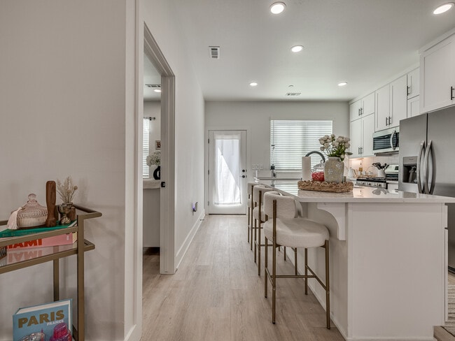 Building Photo - Henderson Townhomes