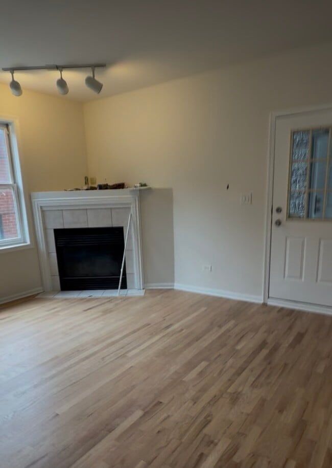 Building Photo - 1343 N Leavitt St