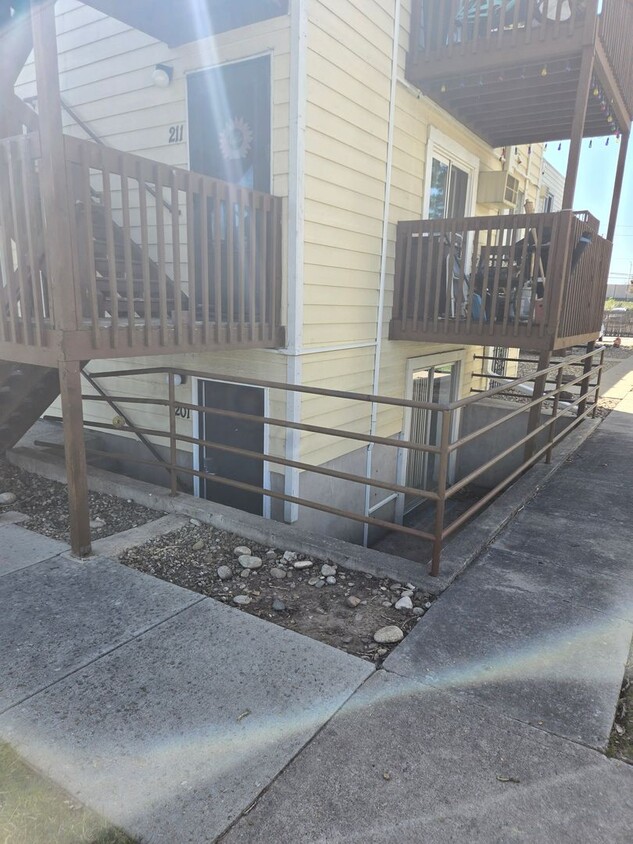 Primary Photo - 2 Bedroom 2 bathroom condo located in Whea...