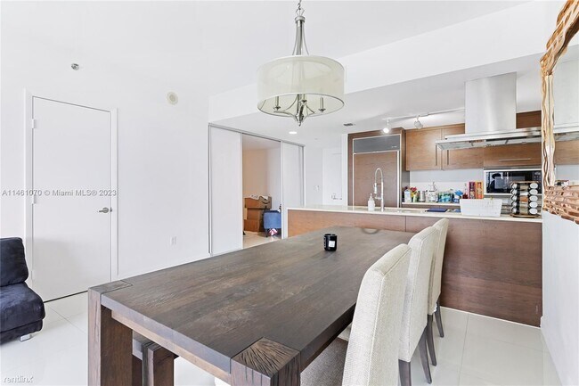 Foto del edificio - 2 br, 2 bath House - 495 Brickell Ave