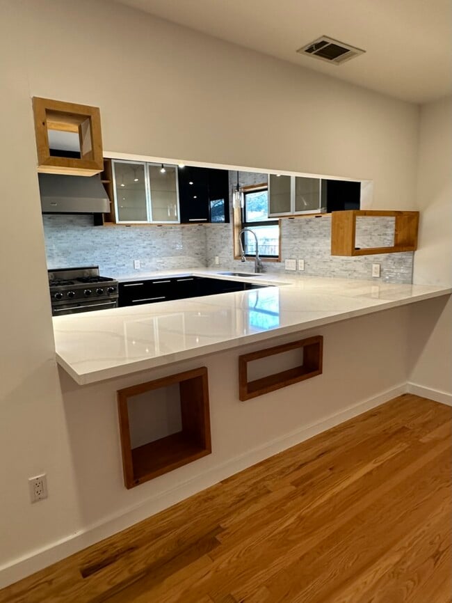 Building Photo - 7326 Lehigh Dr