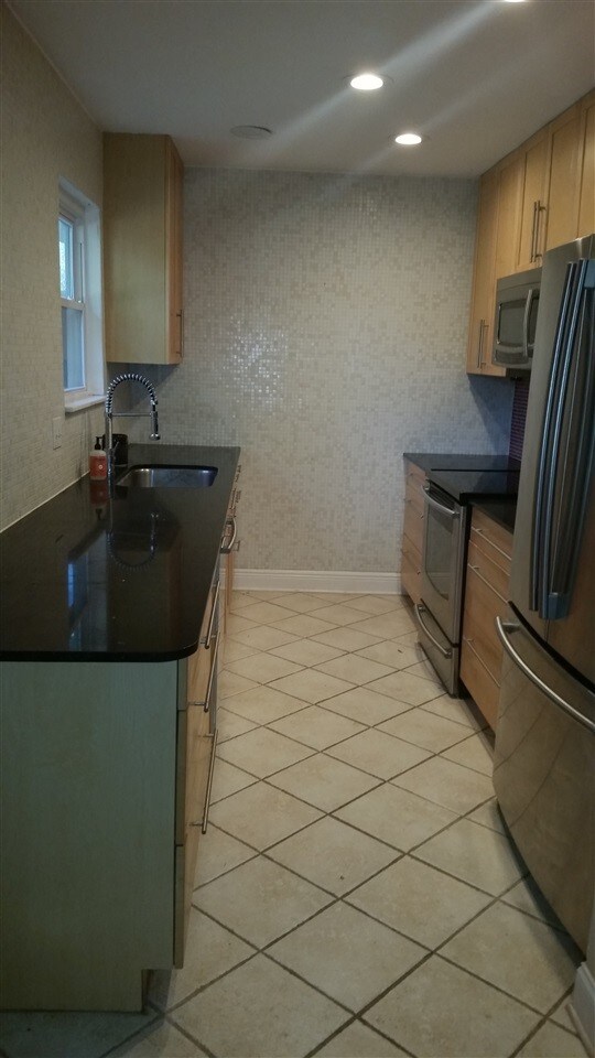 Foto del edificio - 3205 Woodhill Dr