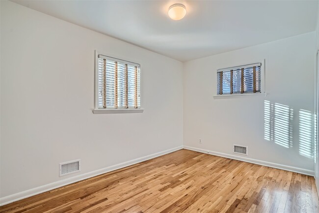 Building Photo - 718 Tennyson St