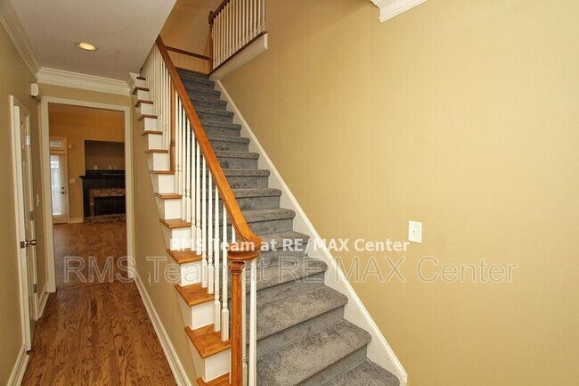 Building Photo - 1360 East Gate Ct SE