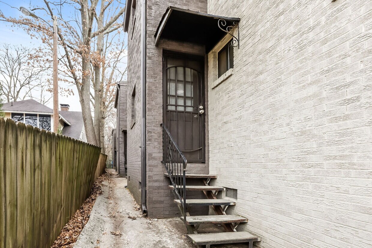 Foto del edificio - 755 St Charles Ave NE