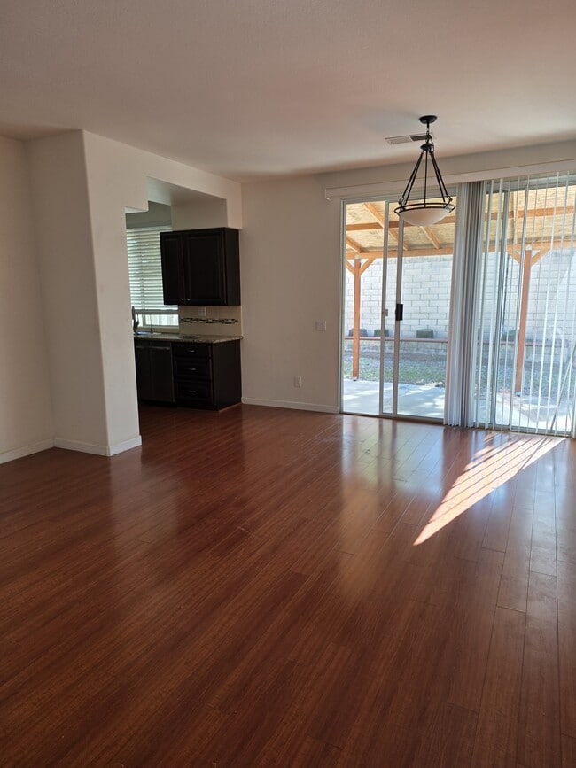 Foto del edificio - 10754 Westonhill Dr