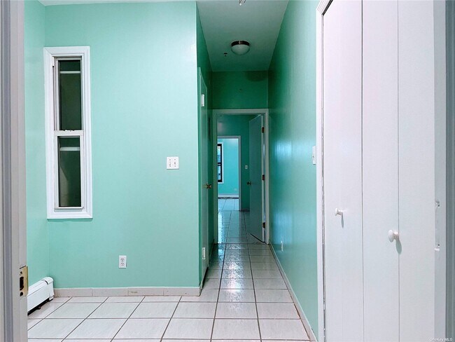 Foto del edificio - 272 Knickerbocker Ave