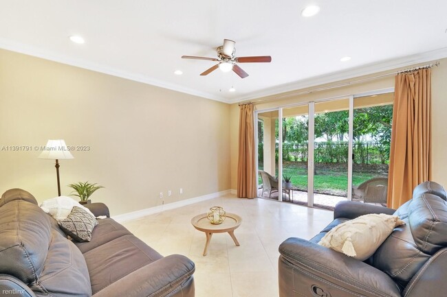 Building Photo - 5 br, 3 bath House - 11597 Rock Lake Ter