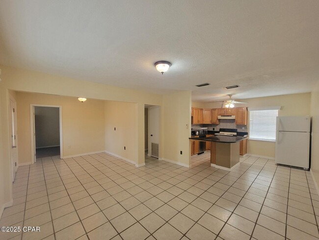 Building Photo - 742 N 9th St