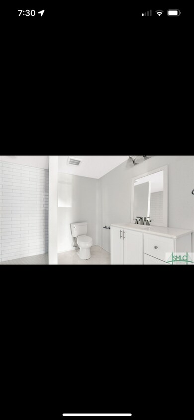 Building Photo - 502 W 48th St