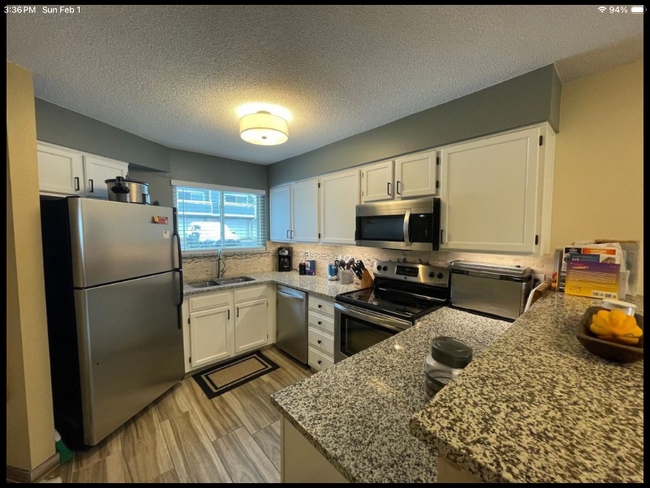 Building Photo - 8743 W Cornell Ave