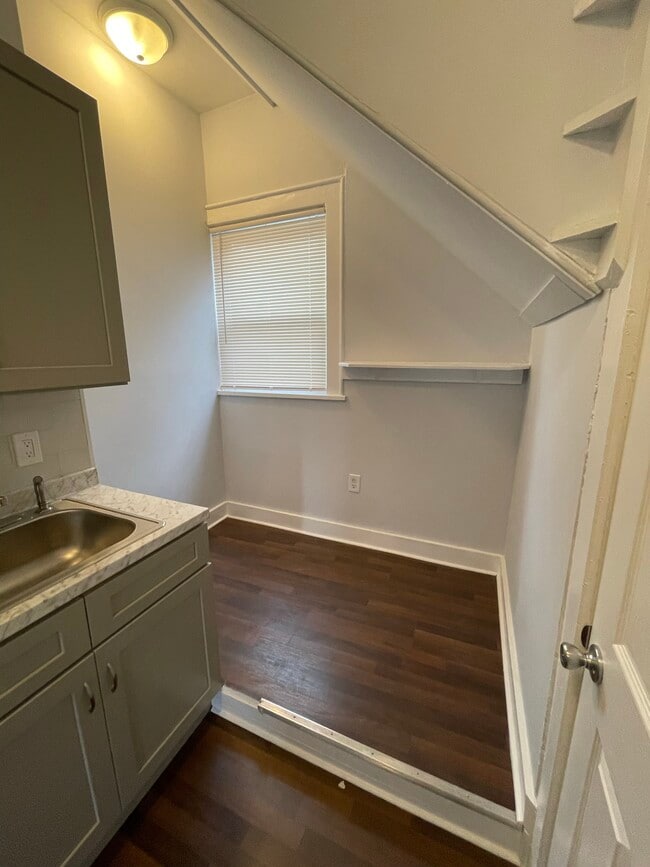 Building Photo - 127 N Arlington Ave