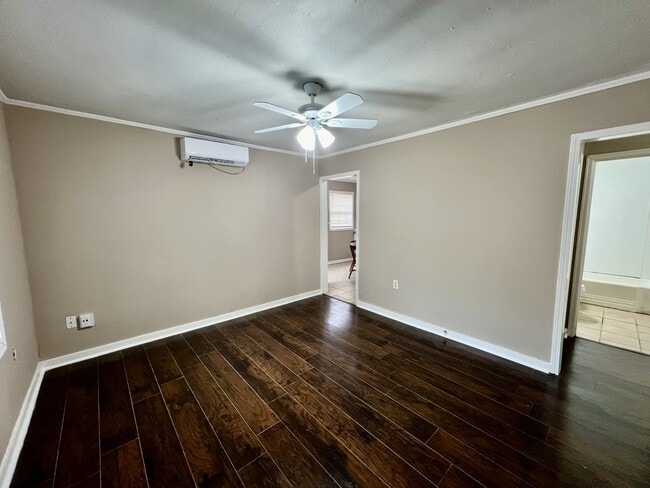 Photo - 5152 Enterprise St House