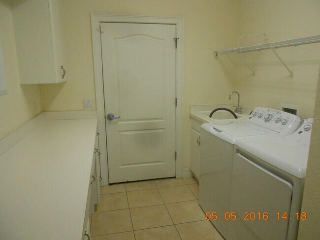 Building Photo - 2567 Mauritania Rd