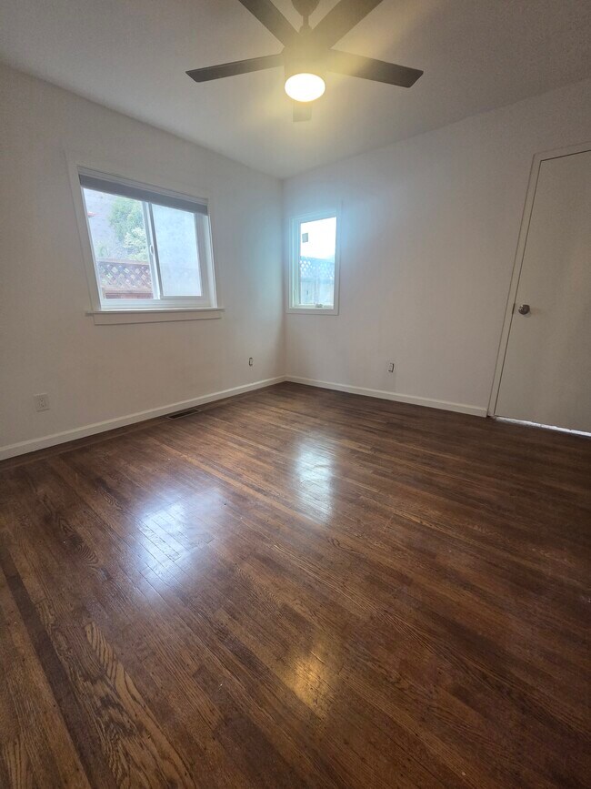 Foto del edificio - 2161 N Valley St