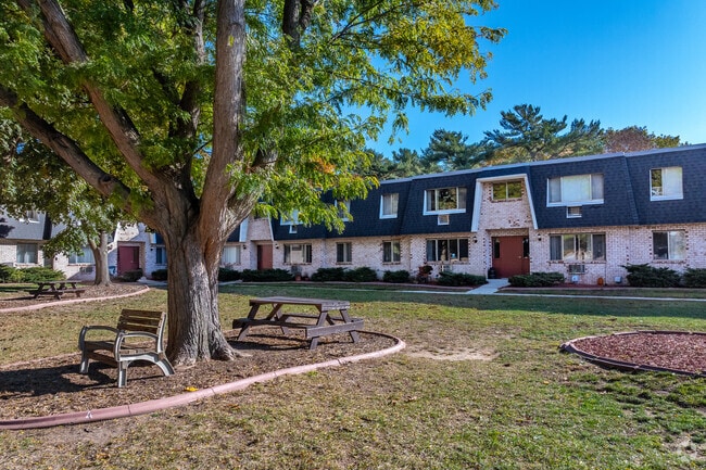 Foto del edificio - Garden Bay Square