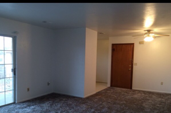 Primary Photo - 500 Dencary Ln