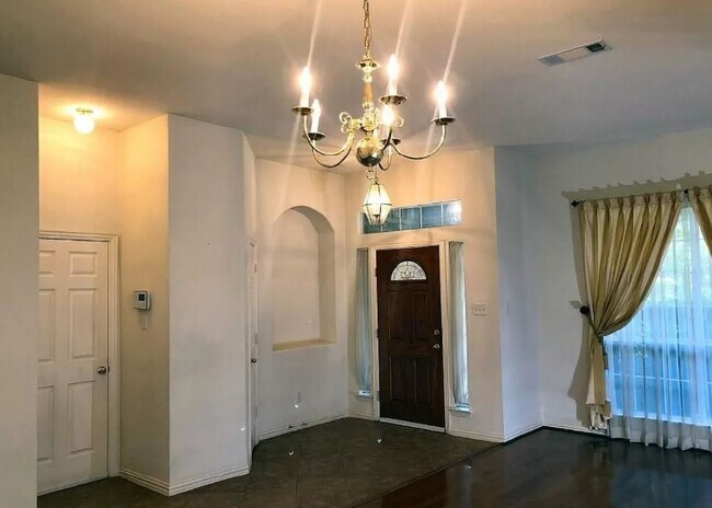 Building Photo - 560 Cross Ridge Cir