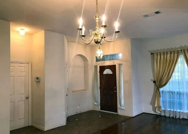 Foto del edificio - 560 Cross Ridge Cir