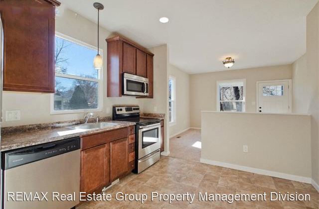 Foto del edificio - 3 br, 1 bath House - 27 N. Walnut Street