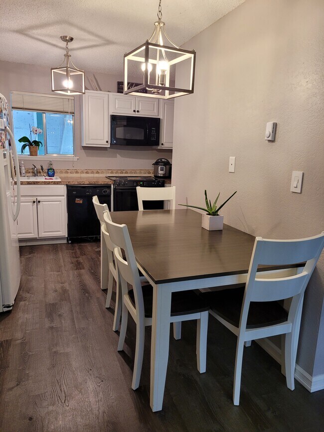 Cocina - 107 Schafer St